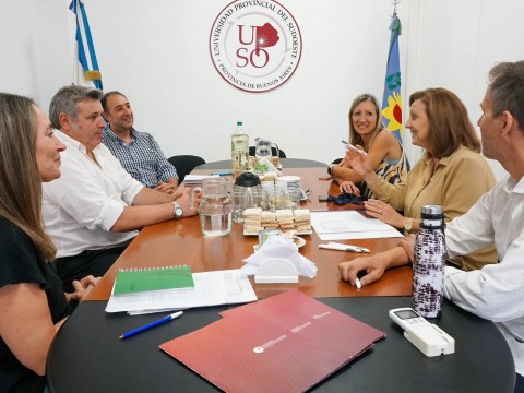 El intendente se reunió con autoridades de la UPSO en Bahía Blanca