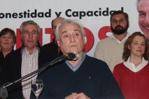 "Moccero viene acá porque en Suárez tiene la municipalidad incendiada"