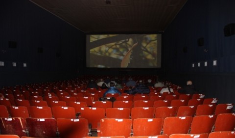 De la mano del proyector digital vuelven los estrenos al cine