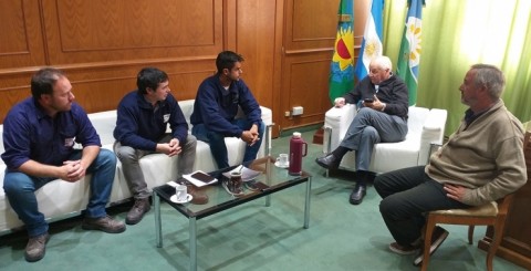 Álvarez se reunió con funcionarios de la empresa EDEN