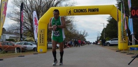 Fabián Herrero ganó la maratón de las Fiestas Mayas de Dorila