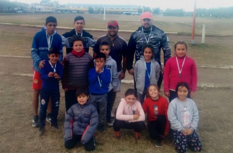 La Escuela Municipal de Atletismo compitió en Lonquimay 