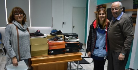 El Municipio entregó calzado para alumnos de la Escuela Especial