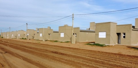 Tres Lomas entrega las diez nuevas viviendas del plan "Bonaerense II"