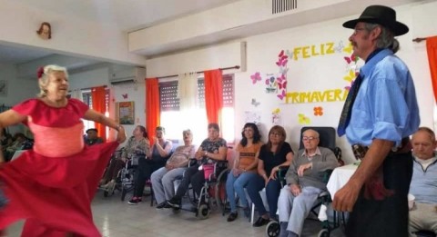 El Hogar Municipal de Tres Lomas festejó el Día de la Tradición
