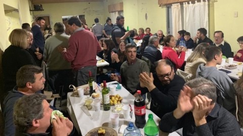 La Unión Vecinal realizó una cena con afiliados y simpatizantes en Quenumá