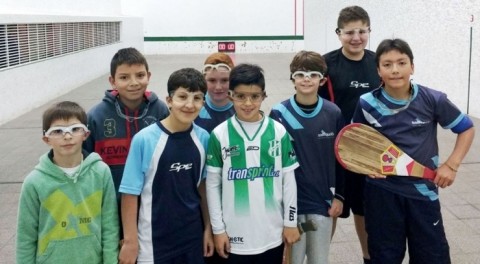 Alumnos de la Escuela Municipal de Pelota jugaron en La Pampa