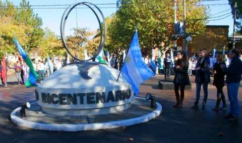 Se inauguró el Monumento al Bicentenario