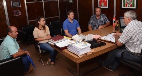 El intendente se reunió con la empresa que hará la obra de cloacas de Quenumá