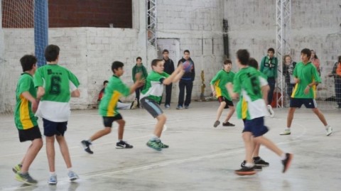 Se disputó en Tres Lomas el regional de handball