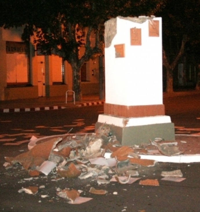 Un grupo se adjudica el atentado al monumento