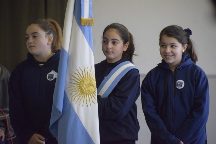 Alumnos de 4to Año realizaron la promesa de lealtad a la bandera