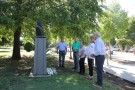 Ofrenda floral en el busto de Alfonsín por el “Día del Militante Radical”