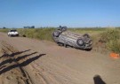 Volcó un automóvil en el camino a Leubucó