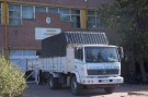 Llegaron mesas y sillas para la Unidad Académica y de la EP N° 1