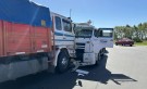 Chocaron dos camiones de frente a metros del Acceso Centenario