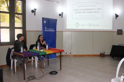 Charla sobre acompañamiento y salud integral para personas LGBTIQ+