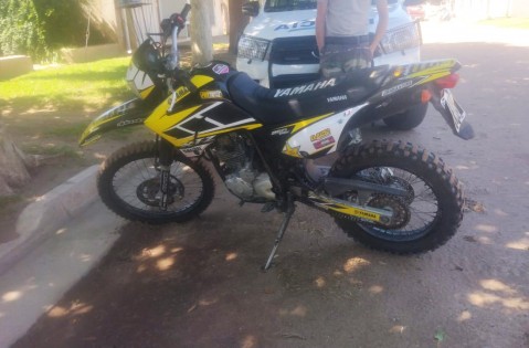 Sustrajeron una motocicleta y apareció abandonada 