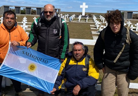 Salliquelenses realizaron un homenaje en las Islas Malvinas 