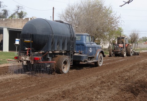 Retomaron los trabajos para la construcción de 13 cuadras de asfalto