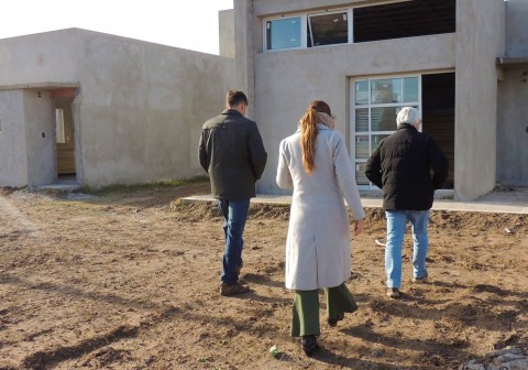 Carrera recorrió obras con un representante del Ministerio de Hábitat