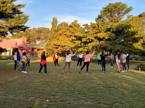 Imágenes de El Hotel “La Posta” fue sede de un retiro rural de yoga y meditación