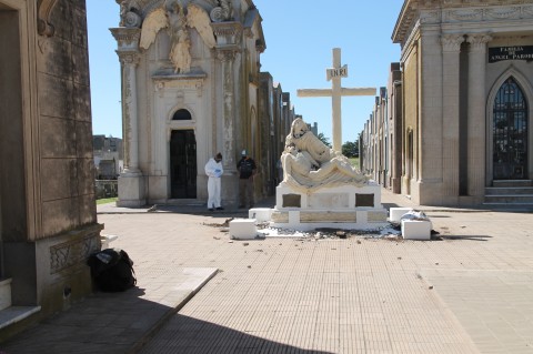 El vandalismo en el cementerio lo habría cometido una sola persona 