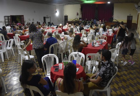 Se presenta “La noche de los bares” en el club Pedro María Moreno