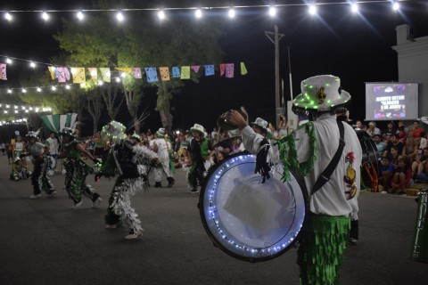 Gran concurrencia al tradicional carnaval de De Bary