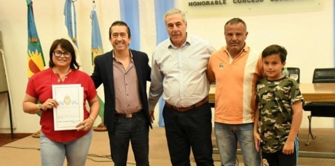 Se realizó un Acto de Entrega y Firma de Escrituras