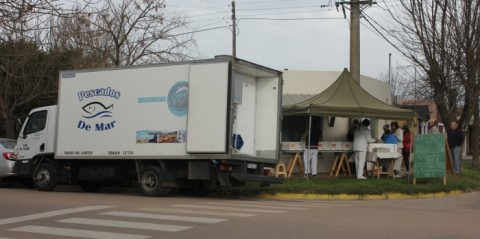 El camión de pescados a precios populares visita Salliqueló por última vez en el año