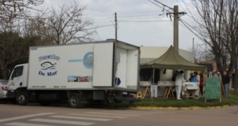 Hoy atiende el camión de pescados a precios populares en Salliqueló