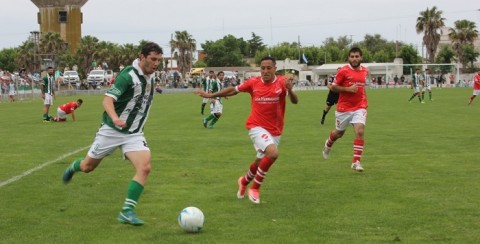 Newbery y Roberts se enfrentan el próximo domingo