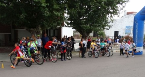 Se corrió un duatlón en adhesión a las fiestas patronales