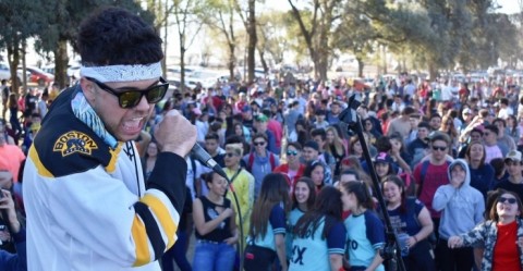 Se festejó la llegada de la primavera en la Plaza Principal