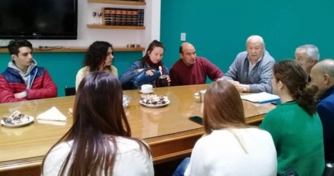 Álvarez se reunió con los alumnos que realizan pasantías en el Municipio