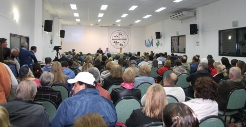 A sala llena se realizó la jornada de la Asociación Rural con los candidatos a Intendente