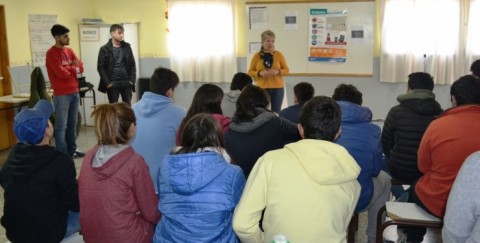 Brindaron una charla sobre ofertas educativas a los alumnos del CEPT N° 7