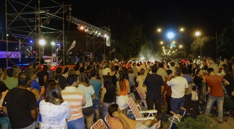 El Cecil A. Roberts celebró su segunda noche de carnaval