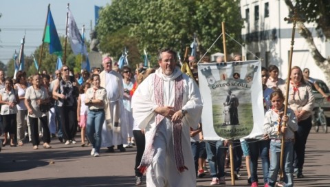 La comunidad católica celebra la festividad de San José, con la presencia del obispo