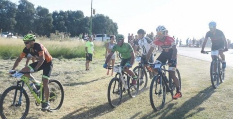 Un salliquelense participó del Triatlón del Circuito 6 ciudades