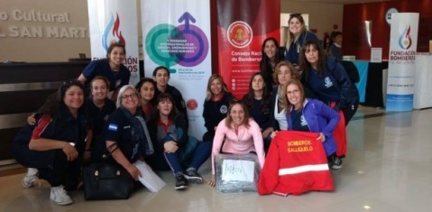 Personal femenino de Bomberos participó de un Congreso Internacional de Género
