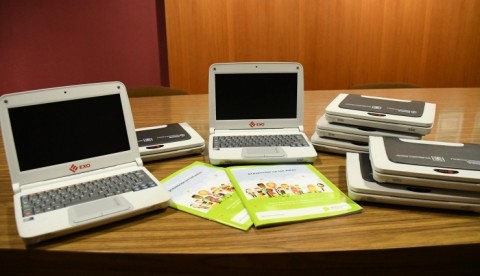 El Ministerio de Desarrollo Social envió 8 netbooks para el Programa Envión