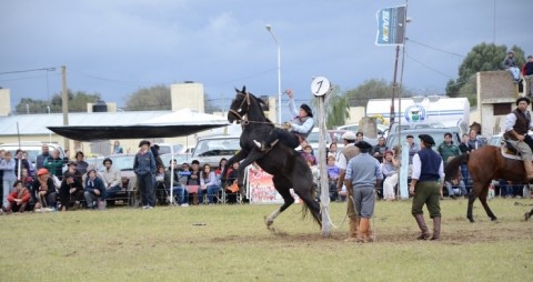 A pesar del tiempo, hubo jineteada de Lipolcc