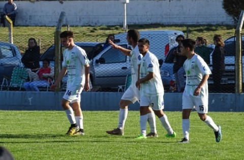 El Newbery le ganó a Juventud en el final y se prendió arriba