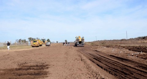 Comenzaron a trabajar en el Camino Salliqueló - Leubucó