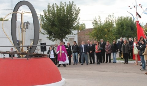 Se inauguró el Monumento de los 100 años