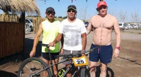 Salliquelenses participaron del Triatlón 6 Ciudades en Carhué