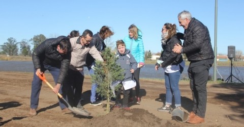 Balbín presentó un Proyecto para replicar Nace un niño nace un árbol en la provincia