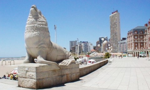 Viaja otro contingente de jubilados a Mar del Plata